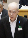 県警不祥事関連で答弁する野川明輝本部長＝１８日午前、県議会