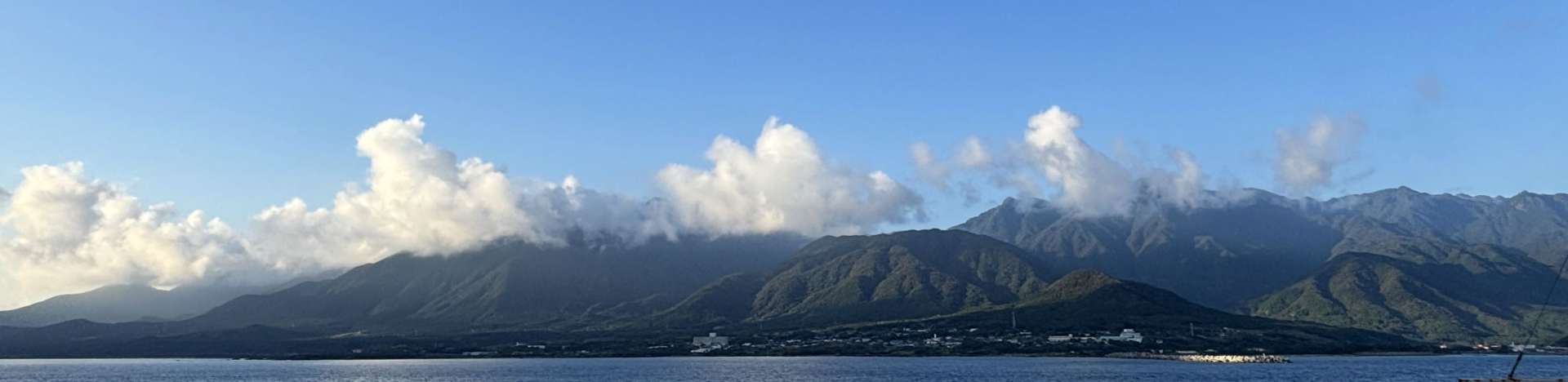 〈関連〉高峰が連なり、「洋上アルプス」と称される屋久島