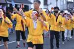 総踊りを楽しむ参加者＝出水市高尾野町柴引