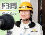取材に応じる肥薩おれんじ鉄道の古森美津代社長＝２５日午前１０時半、出水市野田町下名の野田郷駅