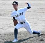 粘り強く投げる鹿屋農の橋口＝鴨池市民