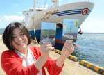 フェリーあまみ（右）とフェリーきかいの御船印＝鹿児島市本港区北埠頭