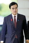 農相に決まり、首相官邸に入る小里泰弘氏＝１日午後