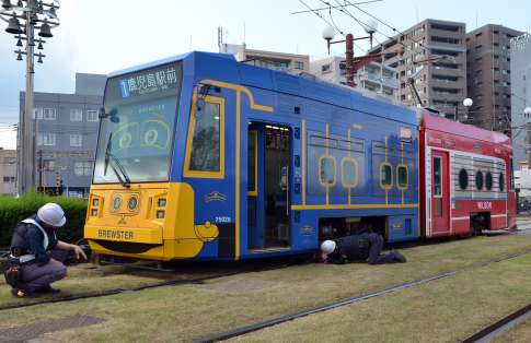 〈関連〉８月３日、脱線した鹿児島市電の車両＝鹿児島市浜町