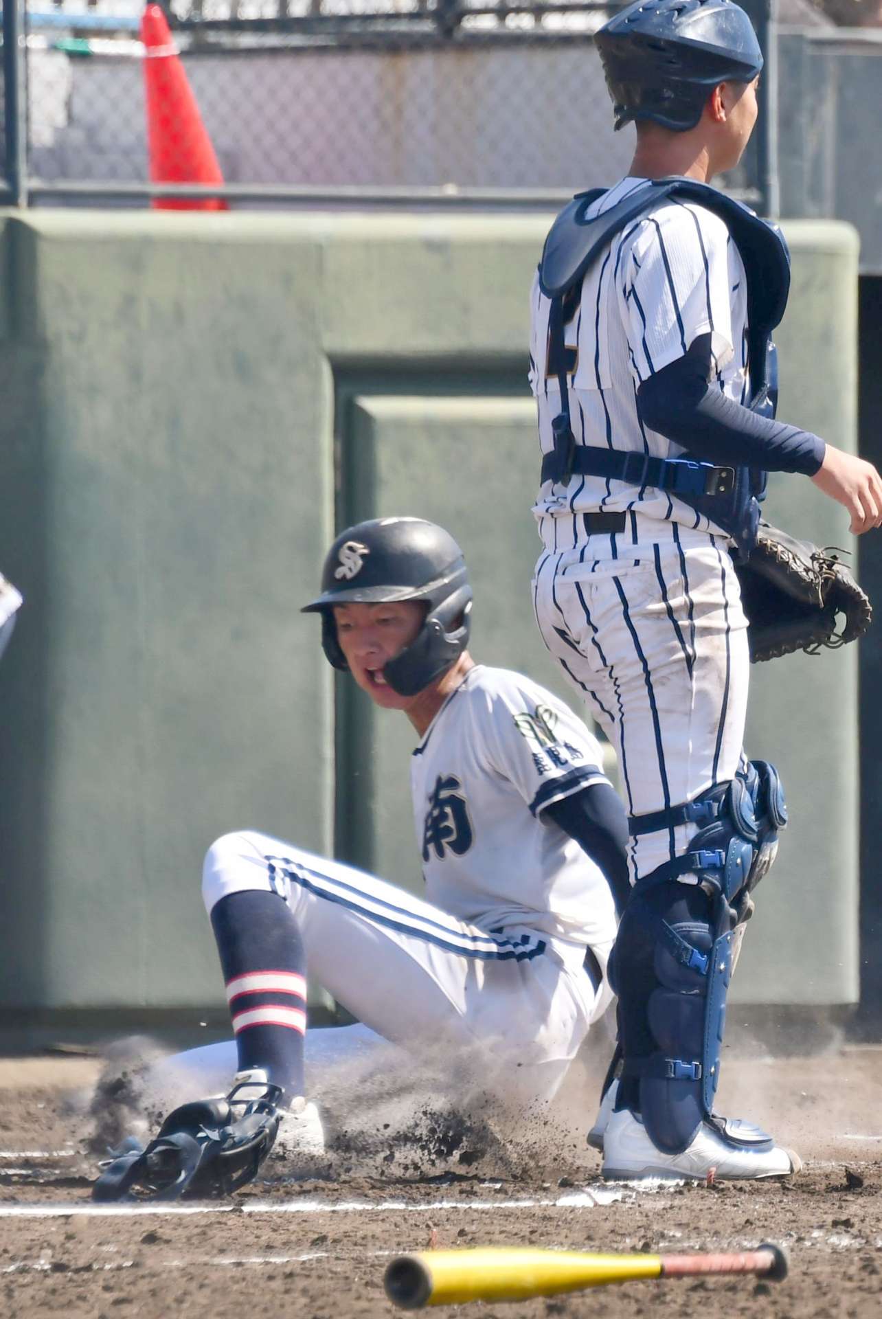 １０回裏樟南無死満塁、塚原の内野ゴロの間に三走五反田が生還＝平和リース