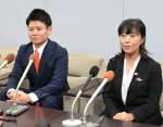 〈関連〉鹿児島県庁で立候補を表明する昇拓真氏（左）＝鹿児島１区＝と矢竹ゆかり氏＝同２区