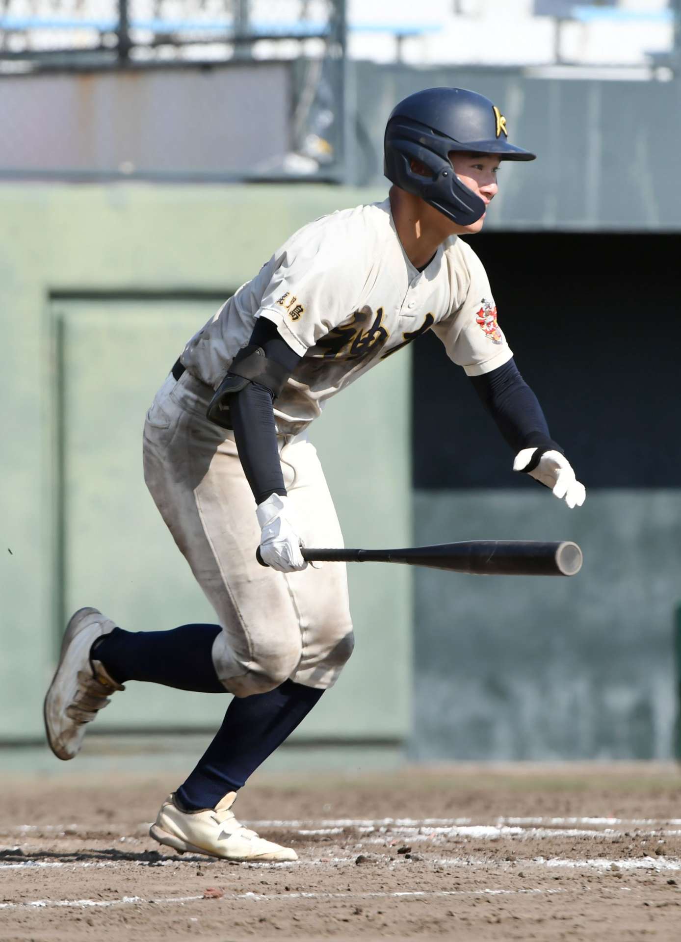 ８回表神村２死三塁、秋吉が右前適時打を放つ＝平和リース