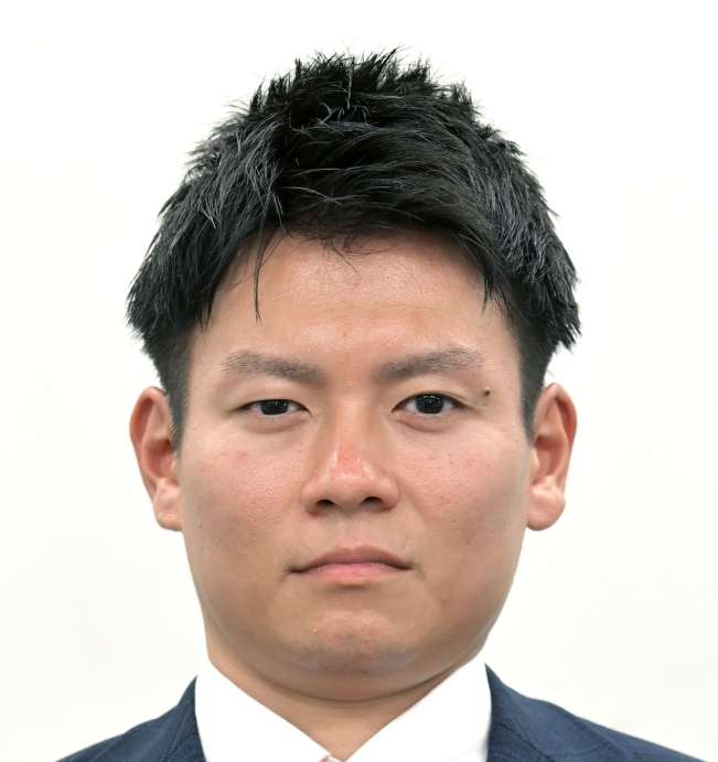 昇拓真氏