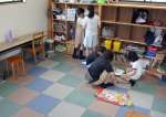 平日の昼間、学校代わりの居場所で仲間と過ごす子どもたち＝８日、鹿児島市吉野２丁目