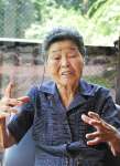 「周囲の人の支えがあったからこそ９３歳まで生きてこれた」と感謝する園田テルさん＝伊佐市大口鳥巣