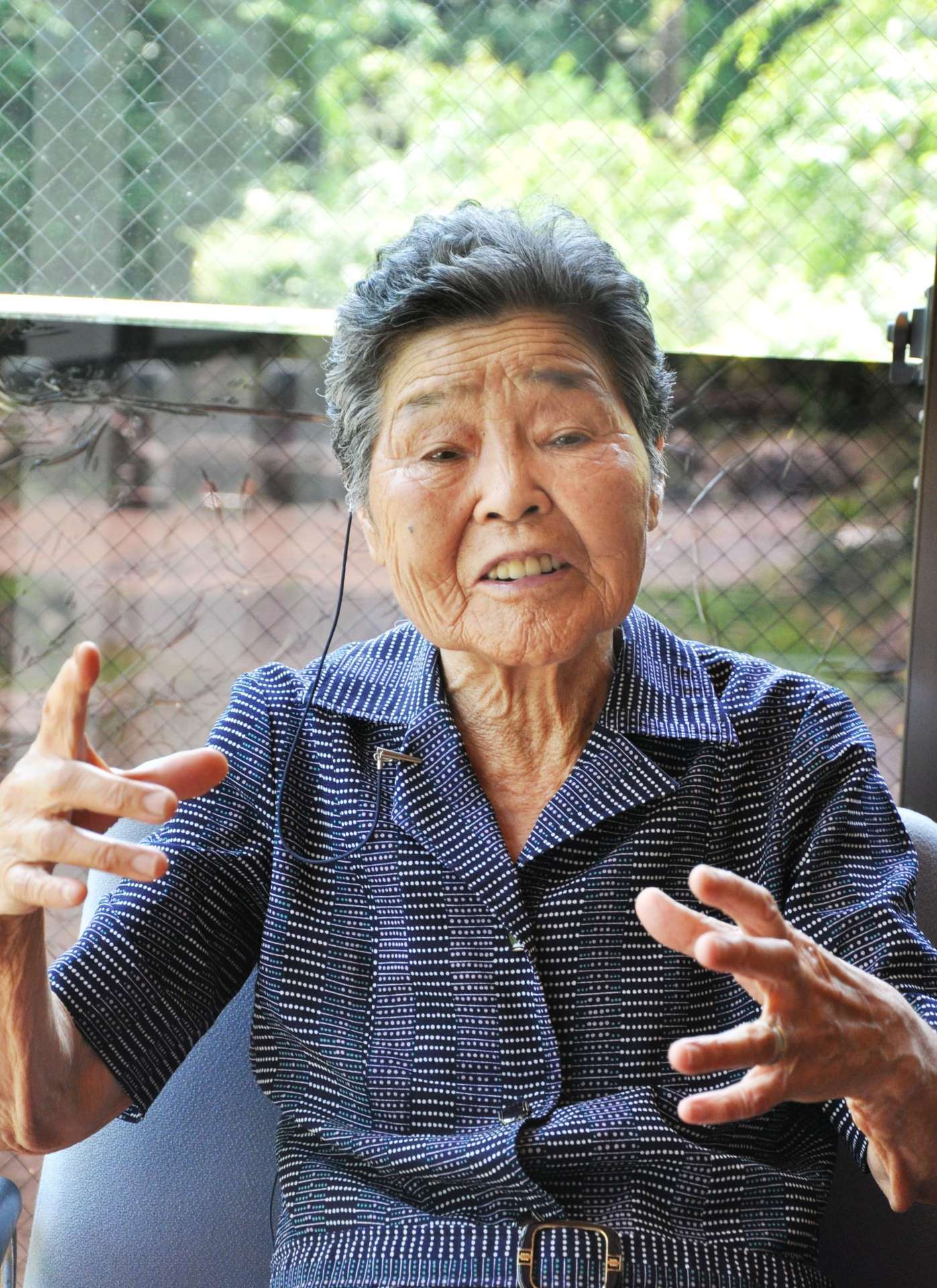 「周囲の人の支えがあったからこそ９３歳まで生きてこれた」と感謝する園田テルさん＝伊佐市大口鳥巣