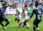 前半、ゴール前に攻め込む鹿児島ＵのＭＦ田中＝ピーススタジアム