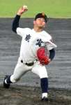粘りの投球を見せる鹿実の先発・大野＝別大興産スタジアム