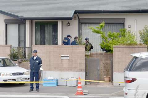 男女３人が倒れているのが見つかった民家＝２０１８年４月、日置市東市来町湯田