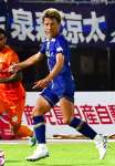 リーグ戦でプレーする鹿児島Ｕの中原＝８月、白波スタジアム