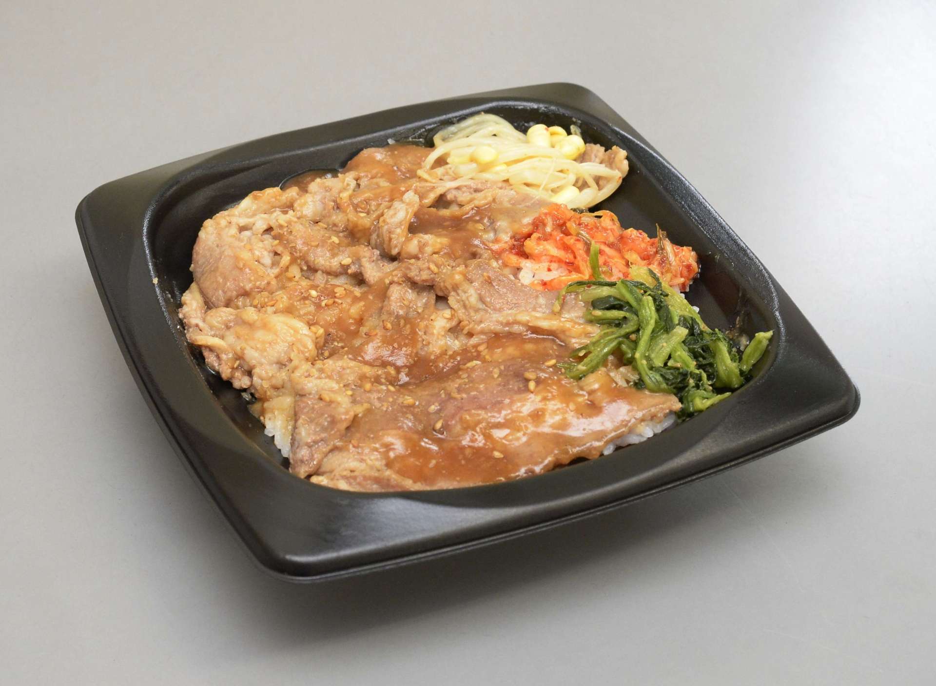 鹿児島商業高校創立１３０周年記念の「牛カルビ焼肉丼」