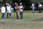 月例のグラウンドゴルフ大会を楽しむ同好会員＝南九州市川辺町下山田