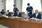 鹿児島県警備業協会、鹿児島ケータリング協会、市社会福祉協議会の会長が出席した協定締結式＝鹿児島市役所