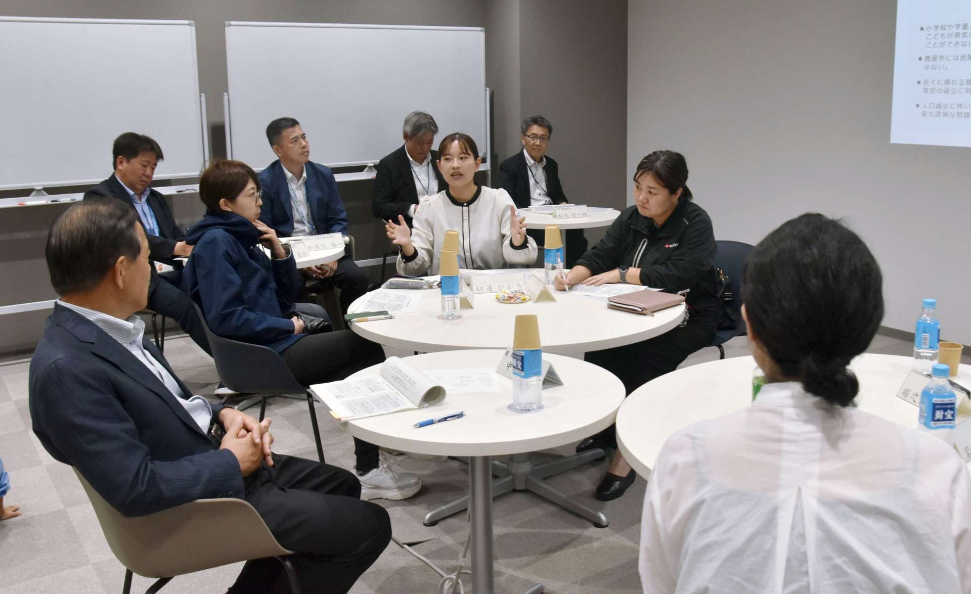 住みやすいまちづくりを提案する委員＝鹿屋市のリナシティかのや
