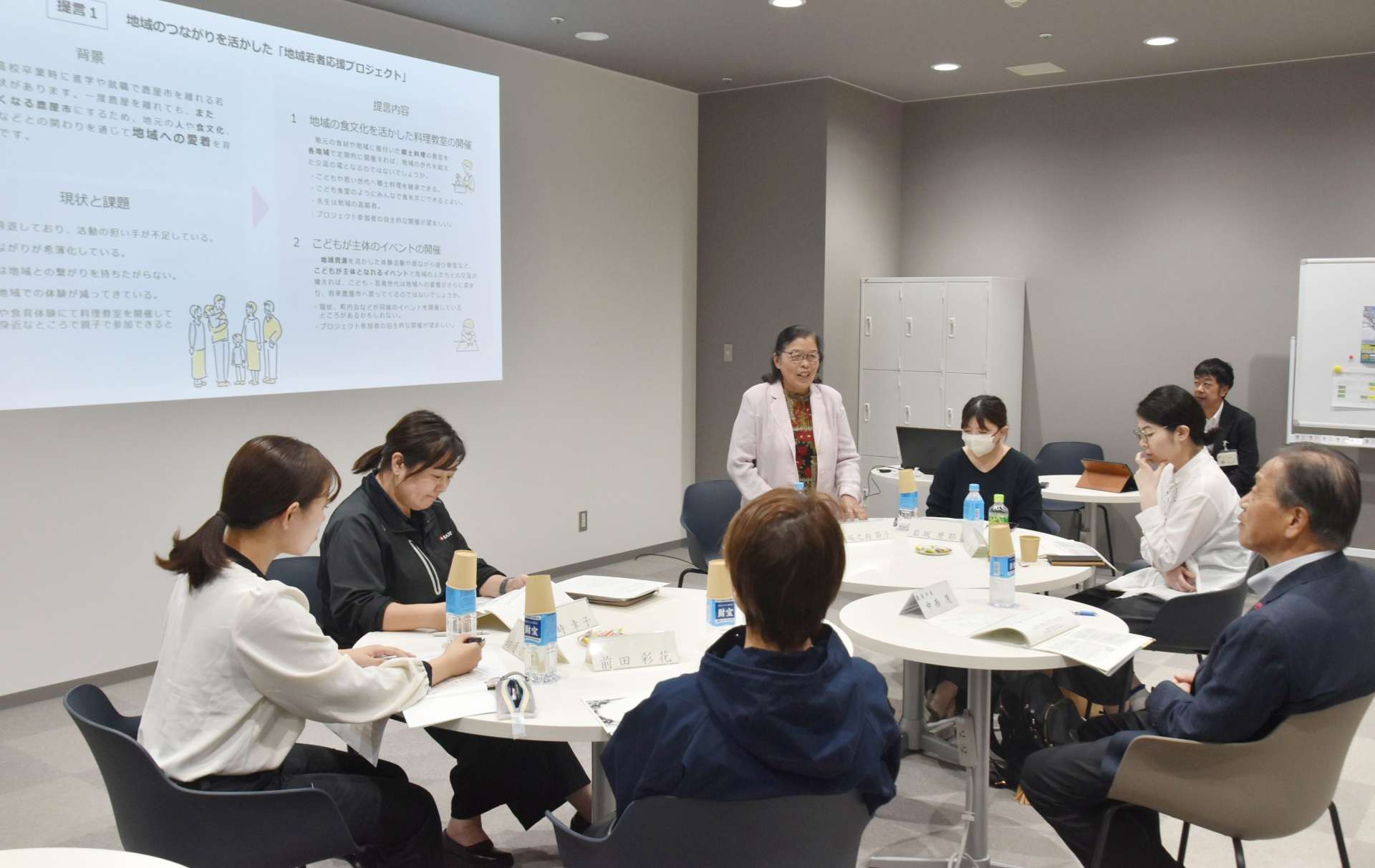 住みやすいまちづくりを提案する委員＝鹿屋市のリナシティかのや