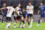 熊本戦で攻め上がる鹿児島ＵのＦＷ有田稜。攻守で苦戦し、大一番を落とした＝９月１５日、白波スタジアム