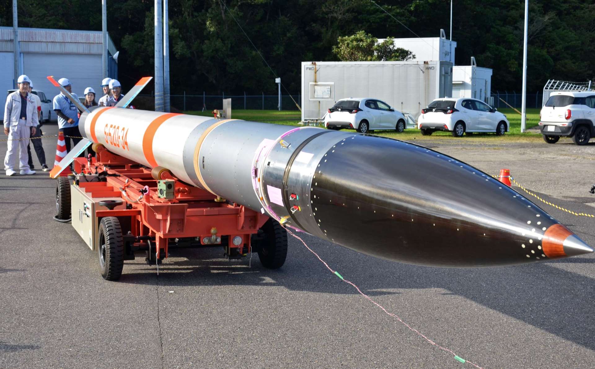 〈関連〉１１日に公開された観測ロケット「Ｓ５２０－３４号機」＝肝付町の内之浦宇宙空間観測所