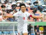 〈関連〉準決勝の前半２分、先制点を決め喜ぶ神村・名和田＝白波スタジアム