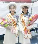 〈別カット〉最後のかごしま親善大使を務めた小田原千裕さん（左）と上田尚佳さん