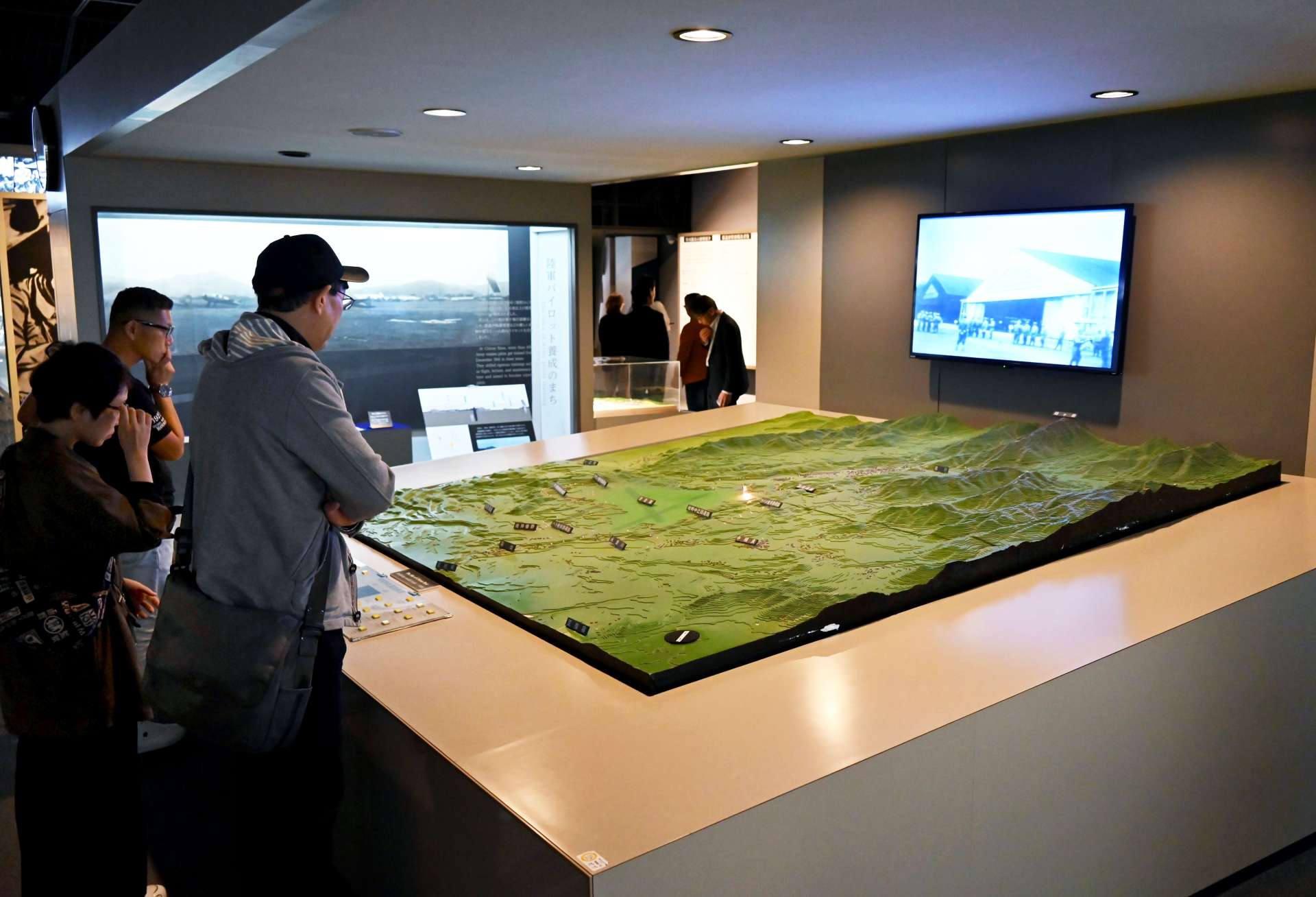 来年の戦後８０年を機にリニューアルされるジオラマ「知覧の空」＝南九州市の知覧特攻平和会館