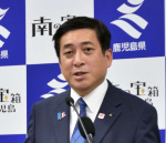 記者の質問に答える塩田康一知事＝２２日午前、鹿児島県庁