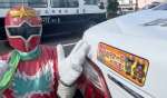 種子島警察署のパトカーに付けられたオリジナルステッカー＝西之表市西之表