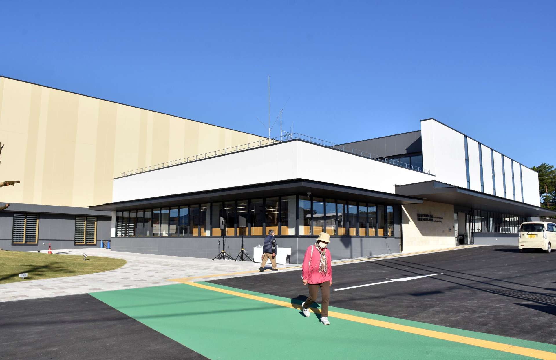 オープンした加治木支所新庁舎＝２５日、姶良市加治木町本町