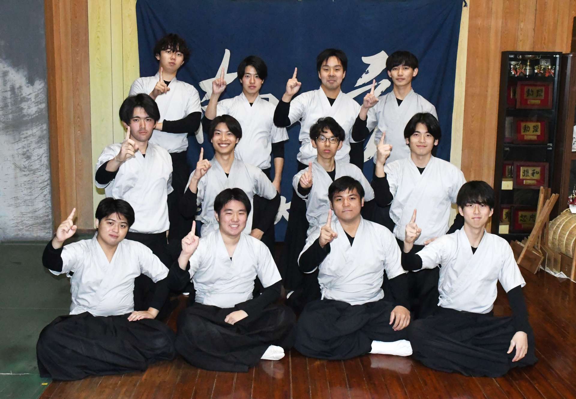 全日本学生弓道王座決定戦男子の部で初優勝した鹿児島大の選手