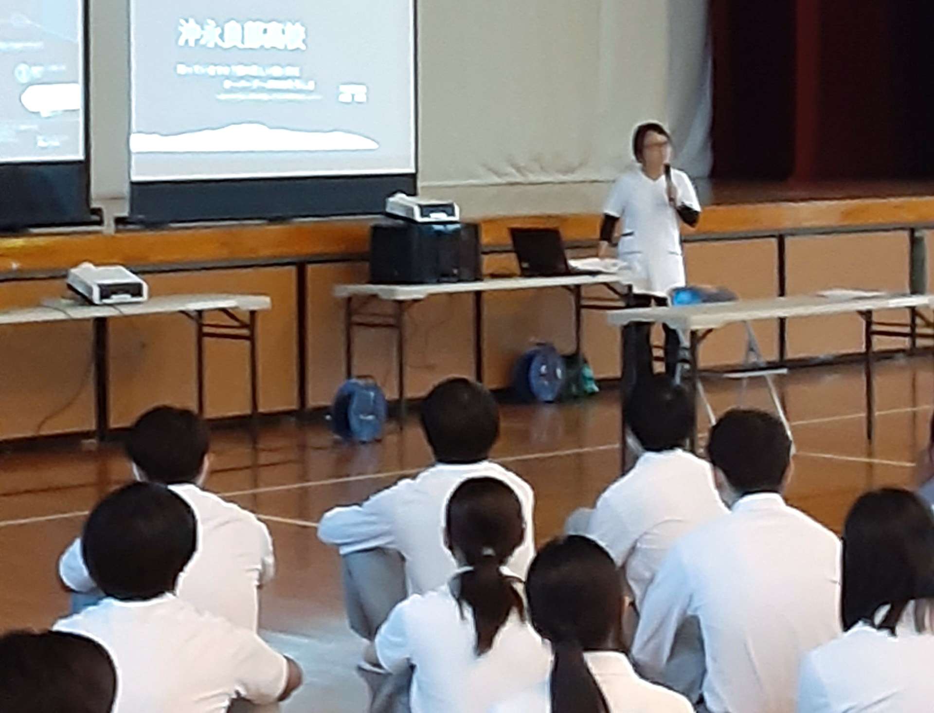 市販薬乱用の危険性を学ぶ講演会＝知名町余多の沖永良部高