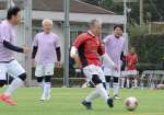 〈別カット〉勝利を目指して懸命なプレーを見せる選手たち＝姶良市のビーラインスポーツパーク姶良