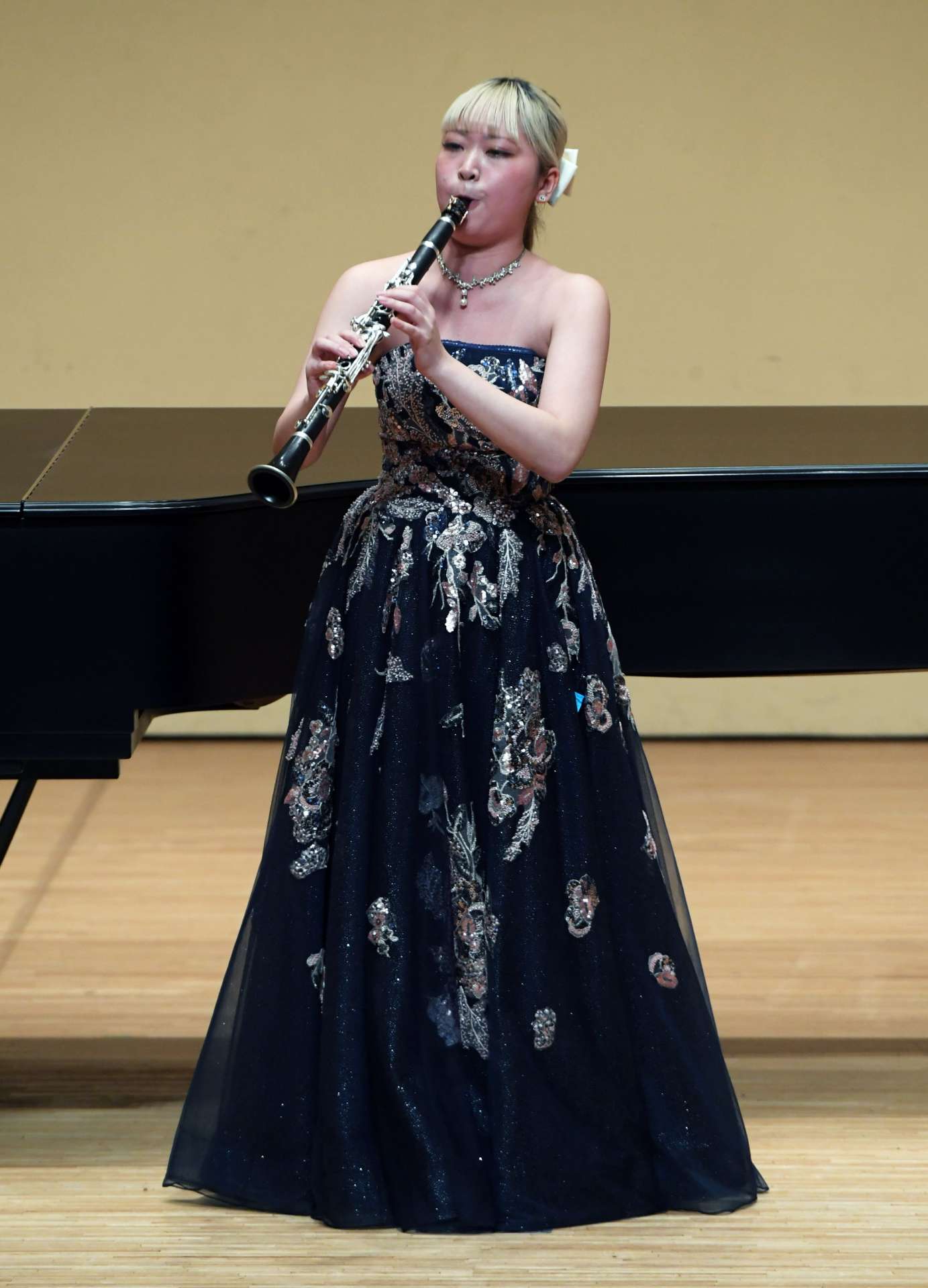 南日本音楽コンクールでグランプリに選ばれた鵜木叶和さん＝８日、鹿児島市の川商ホール
