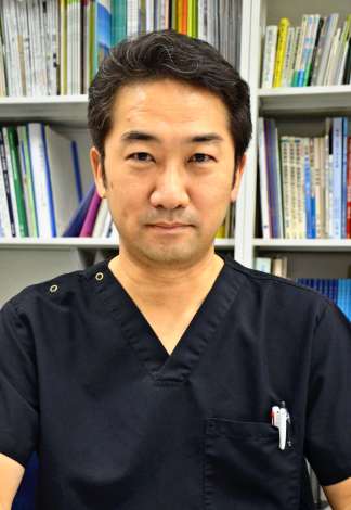 しっかり対策をすれば「認知症などのリスクは減らせる」と説明する山下勝教授