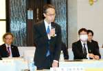 〈関連〉おれんじ鉄道の法定協議会であいさつする竹内文紀会長＝２３日、八代市