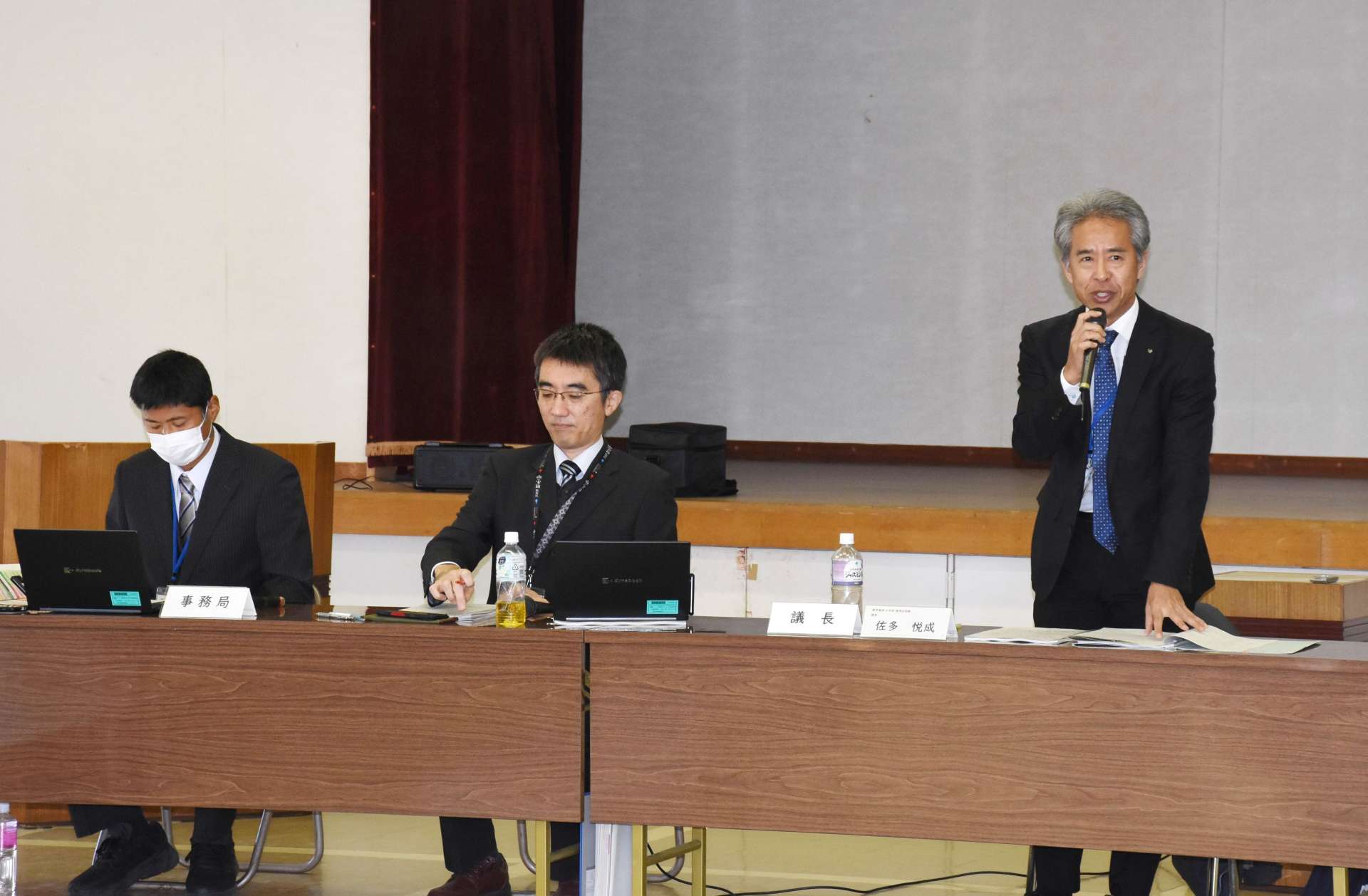 あいさつする県港湾空港課の佐多悦成課長＝２４日、志布志市