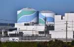 〈資料写真〉九州電力川内原子力発電所１号機（左）と２号機＝１１月、薩摩川内市久見崎町