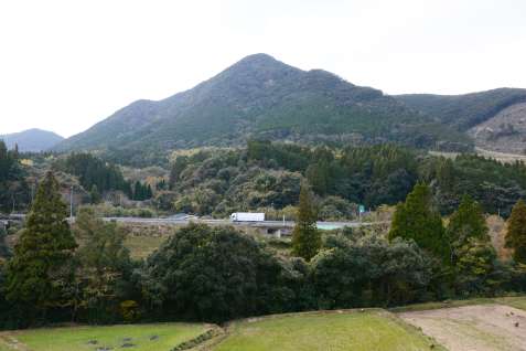 弾薬庫を整備することが決まった中岳＝さつま町永野