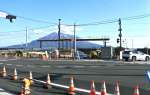 ３月開業を目指し、国道１０号沿いに建設中の仙巌園駅＝２０２４年１２月下旬、鹿児島市吉野町