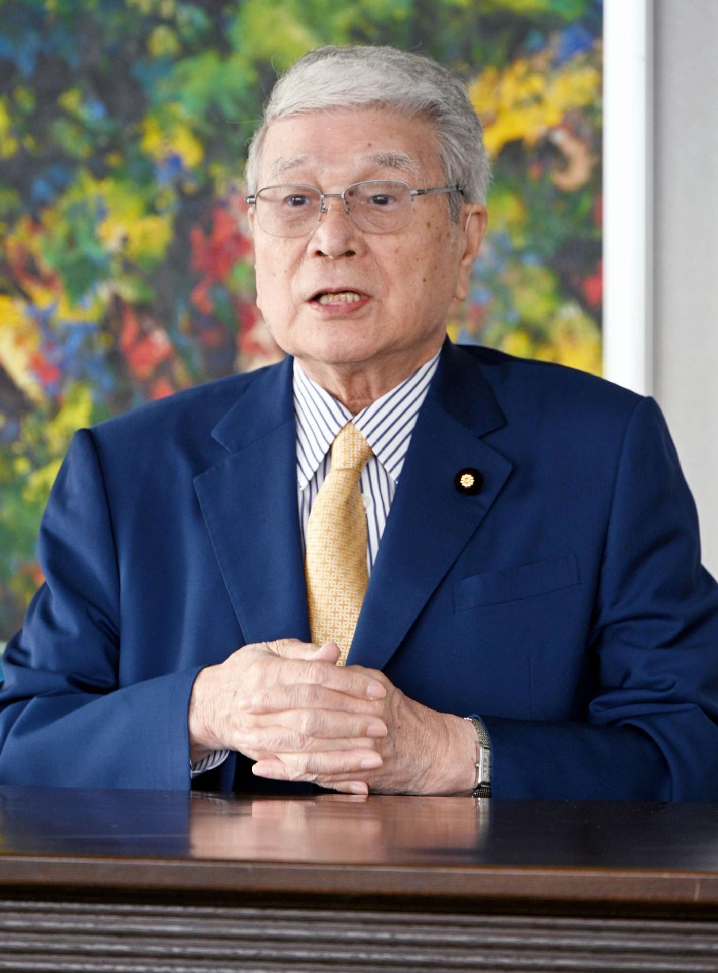 野村　哲郎氏