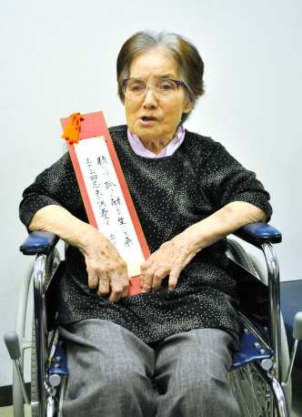 佐世保での体験について語る古川律子さん＝鹿児島市