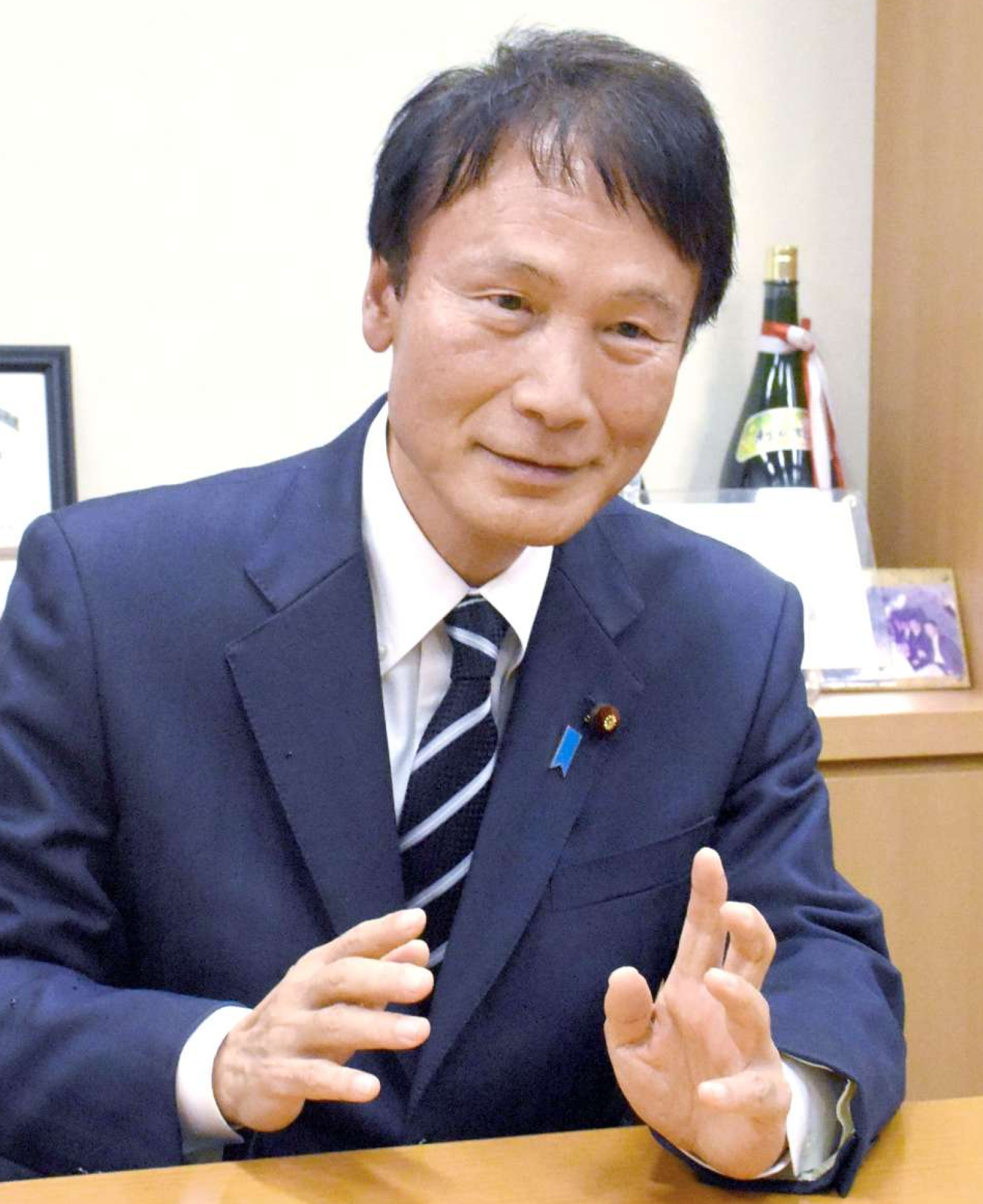 三反園　訓氏