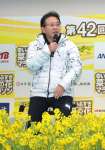 フリートークで、現役時代の思い出などを語る瀬古利彦さん（左）＝１２日、指宿総合体育館