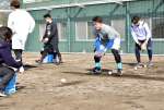 下半身を使ったトレーニングをする牧秀悟選手＝鹿屋市串良町有里