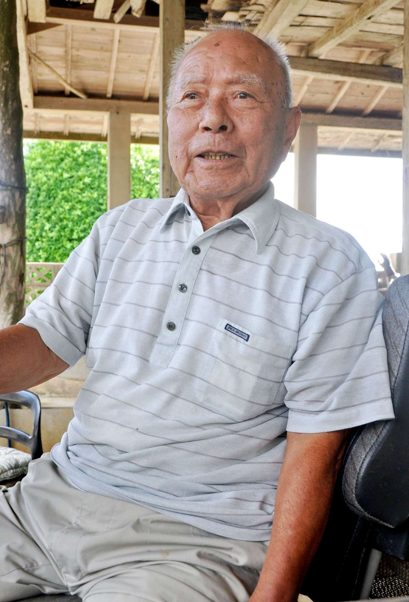 「人を大切にする教育が大事」と語る富田宏さん＝知名町竿津