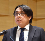 エネルギーの地産地消について講演するイワテックの担当者＝薩摩川内市のＳＳプラザせんだい
