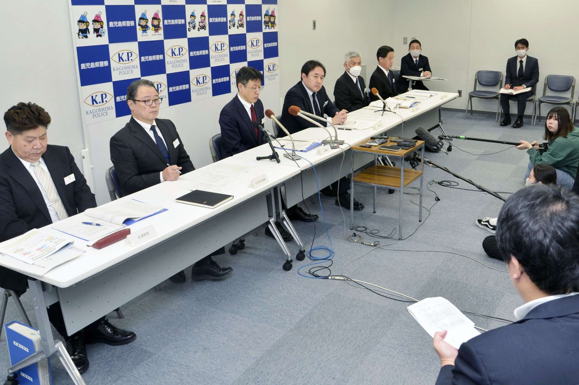 鹿児島県警の定例会見＝２４日午後１時５０分、鹿児島市の県警本部